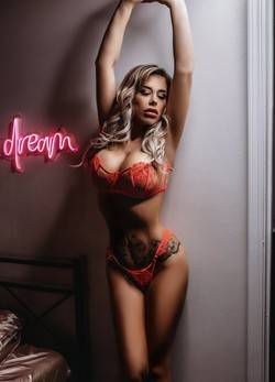 Jennni Tay Jennni Tay